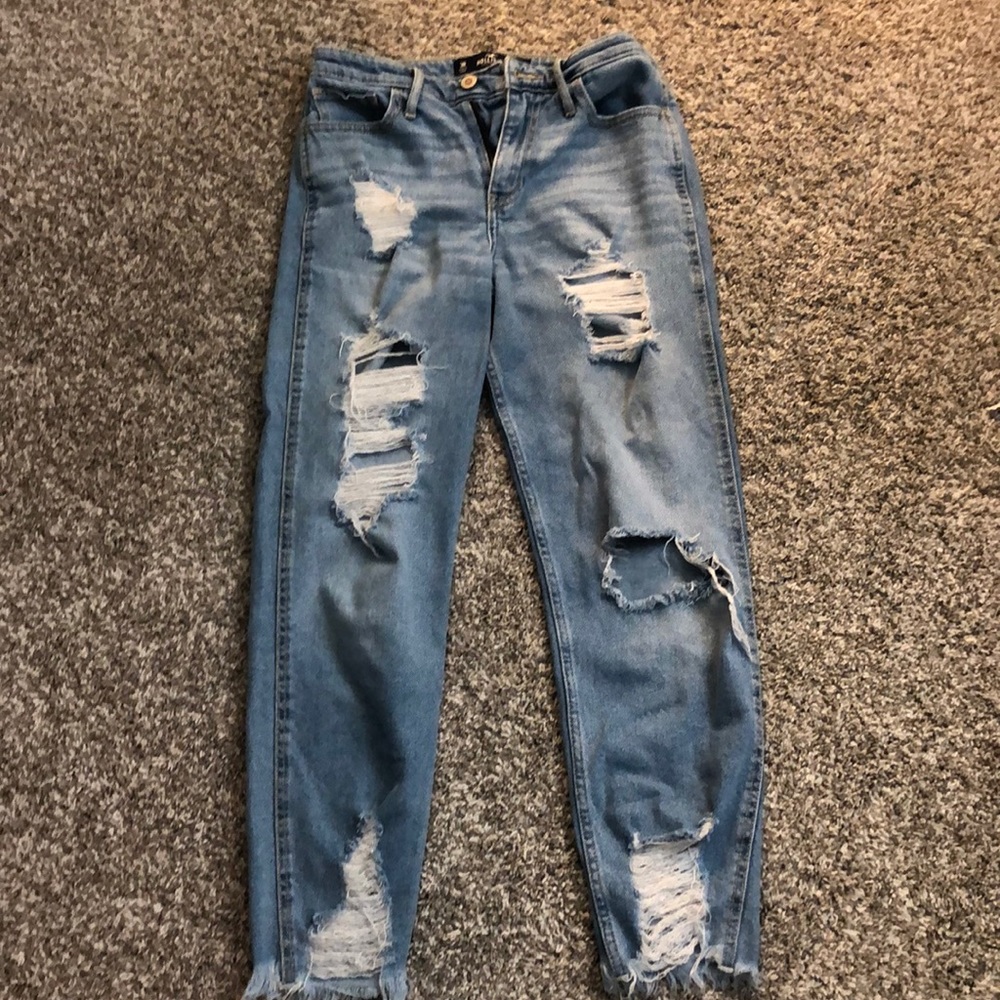 ✨light blue denim ripped jeans✨